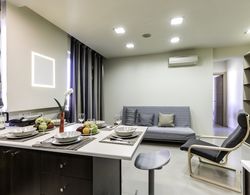 Rhodes Central Suite İç Mekan