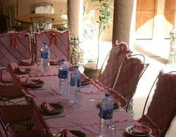 Riad Casa Roja Yerinde Yemek