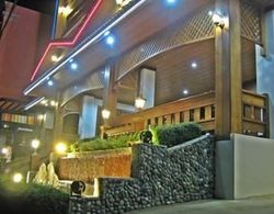 Riverfront Hotel Mukdahan Dış Mekan