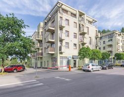 Riverside Apartments by Renters Dış Mekan