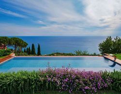Villa Riviera Resort Öne Çıkan Resim