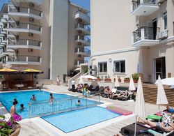 Riviera Hotel & Spa Havuz