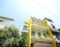 Roadhouse Hostel Varanasi Dış Mekan