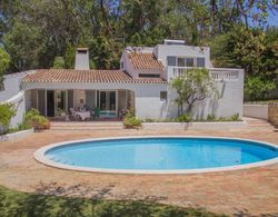 Roofed Villa in Albufeira With Private Swimming Pool Dış Mekan