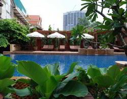 Rose Hotel Bangkok Havuz