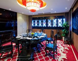 Royal Garden Hotel Shanghai-New Expo Center/PVG Yeme / İçme