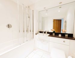 Royal Modern Apartment Banyo Tipleri