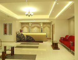 Royal Raj Hotel & Condominium Lobi