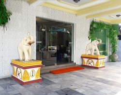 Royal White Elephant Hotel Dış Mekan