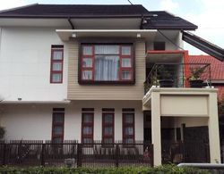 Rumah Tawa Guesthouse 2 Dış Mekan