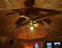 Rustic Log Cabin İç Mekan