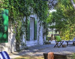 Rustic Mansion in Senigallia With Barbecue Oda Düzeni