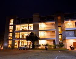 Hotel Sadhana Executive Dış Mekan
