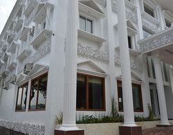 Hotel Safira Magelang Dış Mekan