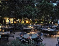 Sai Palace Hotel & Gardens Mira Road Yerinde Yemek