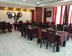 Sai Sharnam Service Apartments Yerinde Yemek