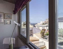 Salomone Apartment 13 With Terrace by Wonderful Italy Oda