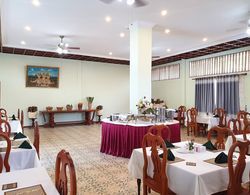 Sam Moon's Hotel Angkor Yerinde Yemek