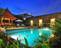 Sandat Legian Bali Havuz