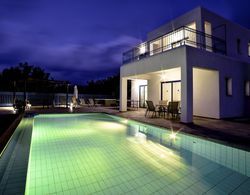 Sanders Azzurro - Delightful 3-bedroom Villa With Private Pool Dış Mekan