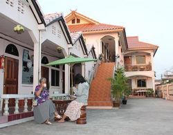 Santhong Rimkhong Hotel Dış Mekan