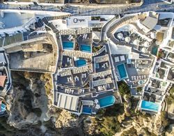 Santorini Secret Suites & Spa Dış Mekan