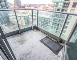 Sarkar Suites - Fort York Blvd Oda Düzeni