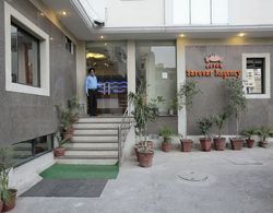 Hotel Sarovar Regency Dış Mekan