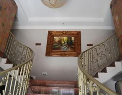 Savoy Lodge With Breakfast Included - Nice Budget Triple Room 2 İç Mekan