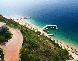 Seafront home 4' walk to private beach Dış Mekan