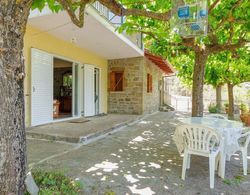 Secluded Holiday Home in Kalavrouza With Mountain Views,bbq Dış Mekan