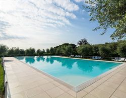 Secluded Apartment in Manerba del Garda With 3 Pools Öne Çıkan Resim