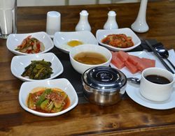 Seoul Hotel Myanmar Yerinde Yemek