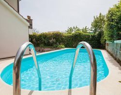 Villa Serena With Private Swimming Pool Garden and Parking in the Centre of the Village Oda