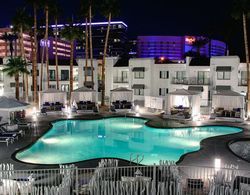 Serene, a Vegas Resort Genel
