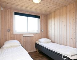 Serene Holiday Home in Løkken With Sauna İç Mekan