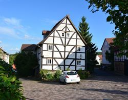 Serene Holiday Home in Willingshausen Hesse With Garden Dış Mekan