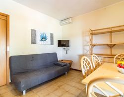 Serene Apartment in Manerba del Garda With Pool Oda Düzeni