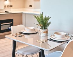Seven Living Bracknell - Luxurious Chic Studio Apartments Oda