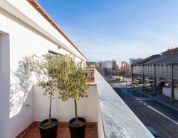 Sevilla Alquila Amplios Apartamentos Duplex en San Bernardo Oda Manzaraları