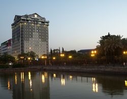 Sevilla Center Genel