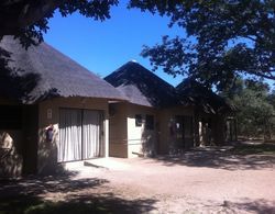 Shakawe Sands Lodge Dış Mekan