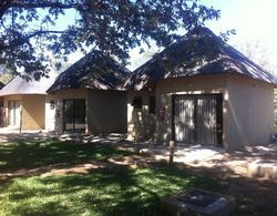 Shakawe Sands Lodge Dış Mekan