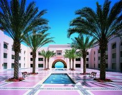 Shangri-La Al Husn Resort & Spa Havuz