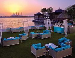 Shangri-la Hotel Qaryat Al Beri Abu Dhabi Yeme / İçme