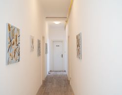 Shared Modern Apartment Schönbrunn - Budget Stylish Room İç Mekan