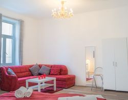 Shared Modern Apartment Schönbrunn - Budget Stylish Room Öne Çıkan Resim