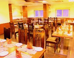 Hotel Shree Narayana Yerinde Yemek