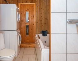 Simplistic Holiday Home in Jutland With Sauna İç Mekan