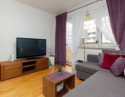 Apartment Skoroszewska Warsaw by Renters Öne Çıkan Resim